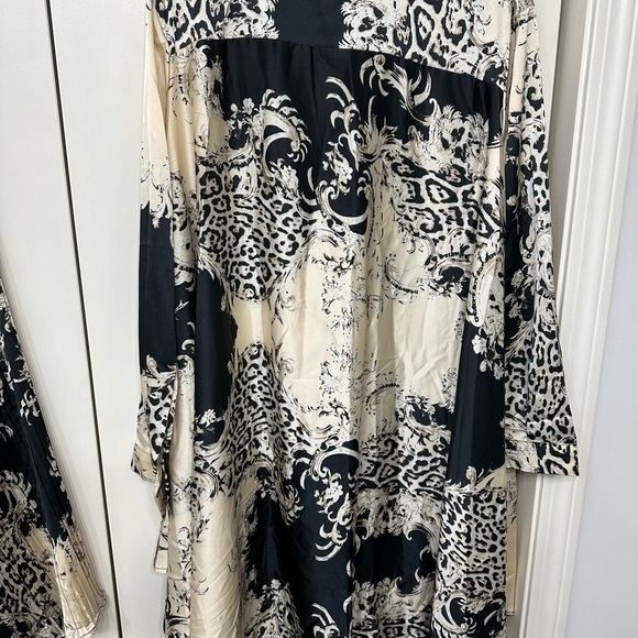 Elegant Black and White Patterned cord-set in size 23” high and low style. - Picture 11 of 16